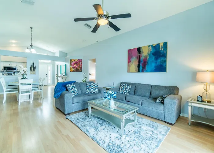 Luxurious Lakeview Retreat - 4Bd 2Ba - Sleeps 9
