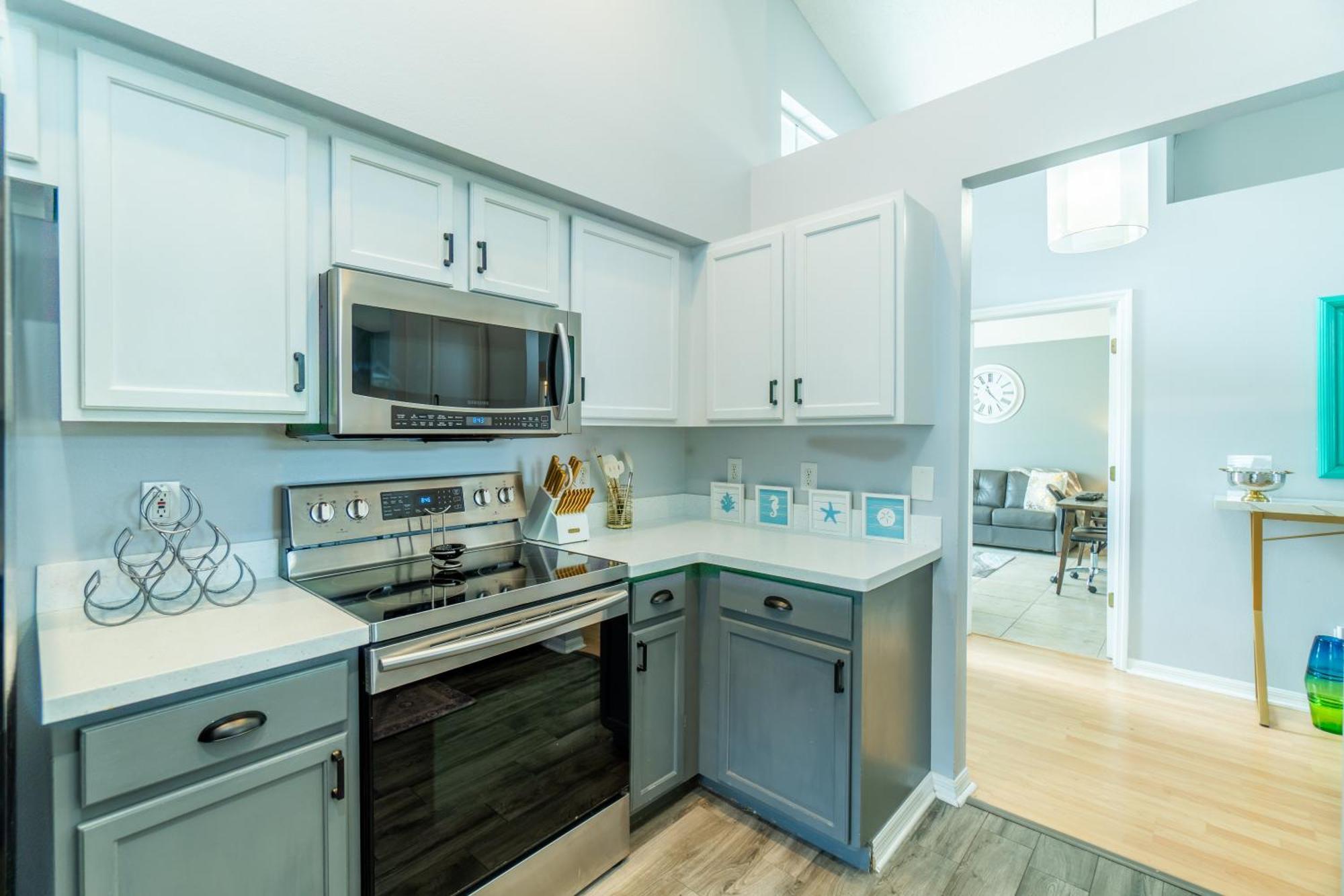 Luxurious Lakeview Retreat - 4bd 2ba - Sleeps 9 * Bradenton