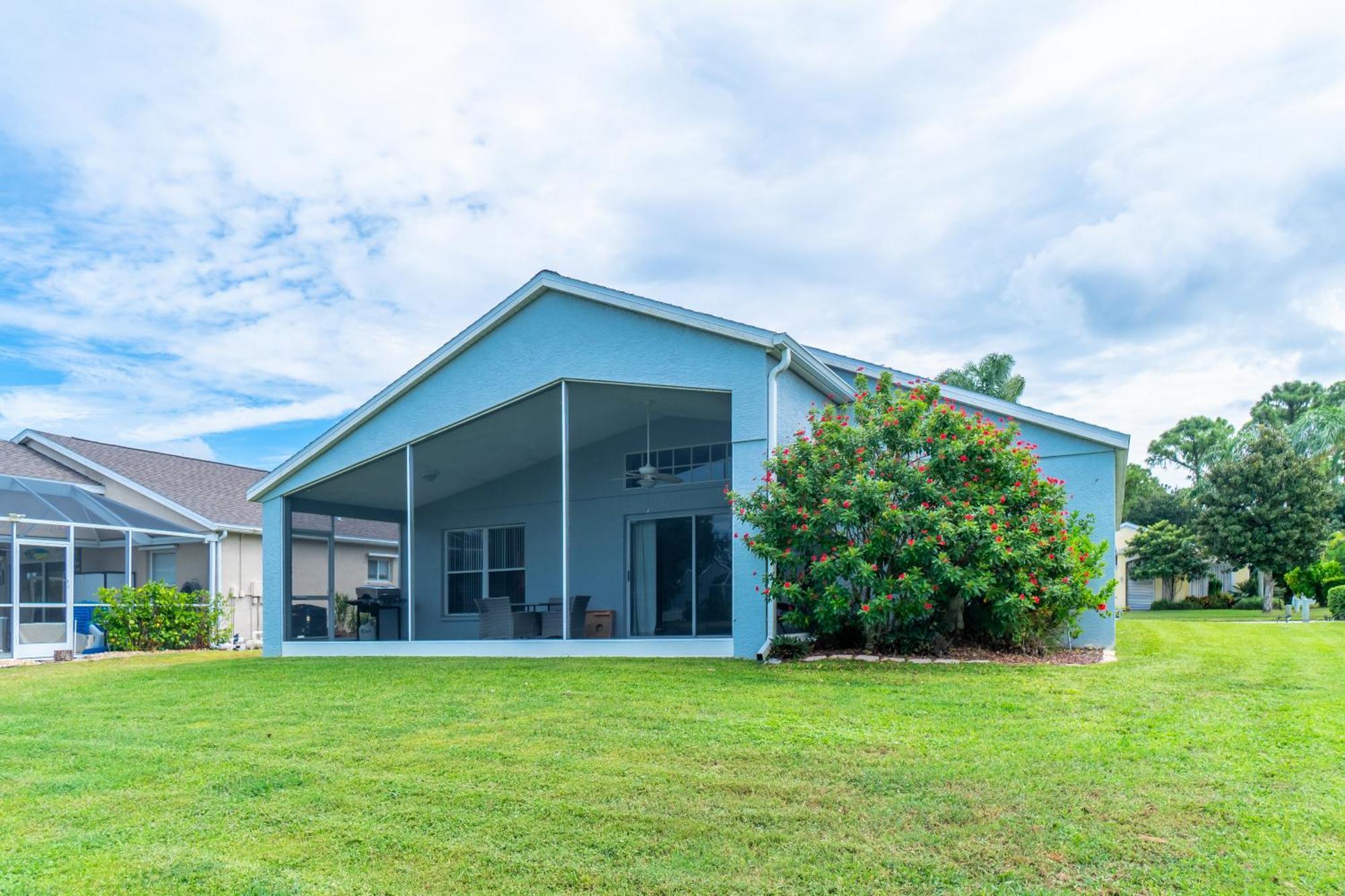 Luxurious Lakeview Retreat - 4bd 2ba - Sleeps 9