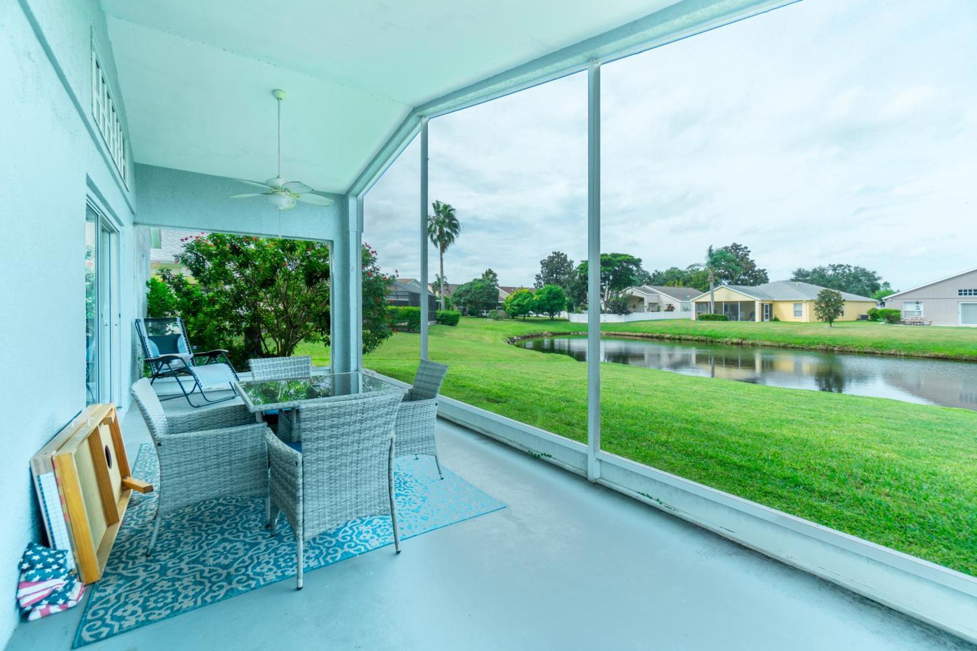Apartment Luxurious Lakeview Retreat - 4bd 2ba - Sleeps 9