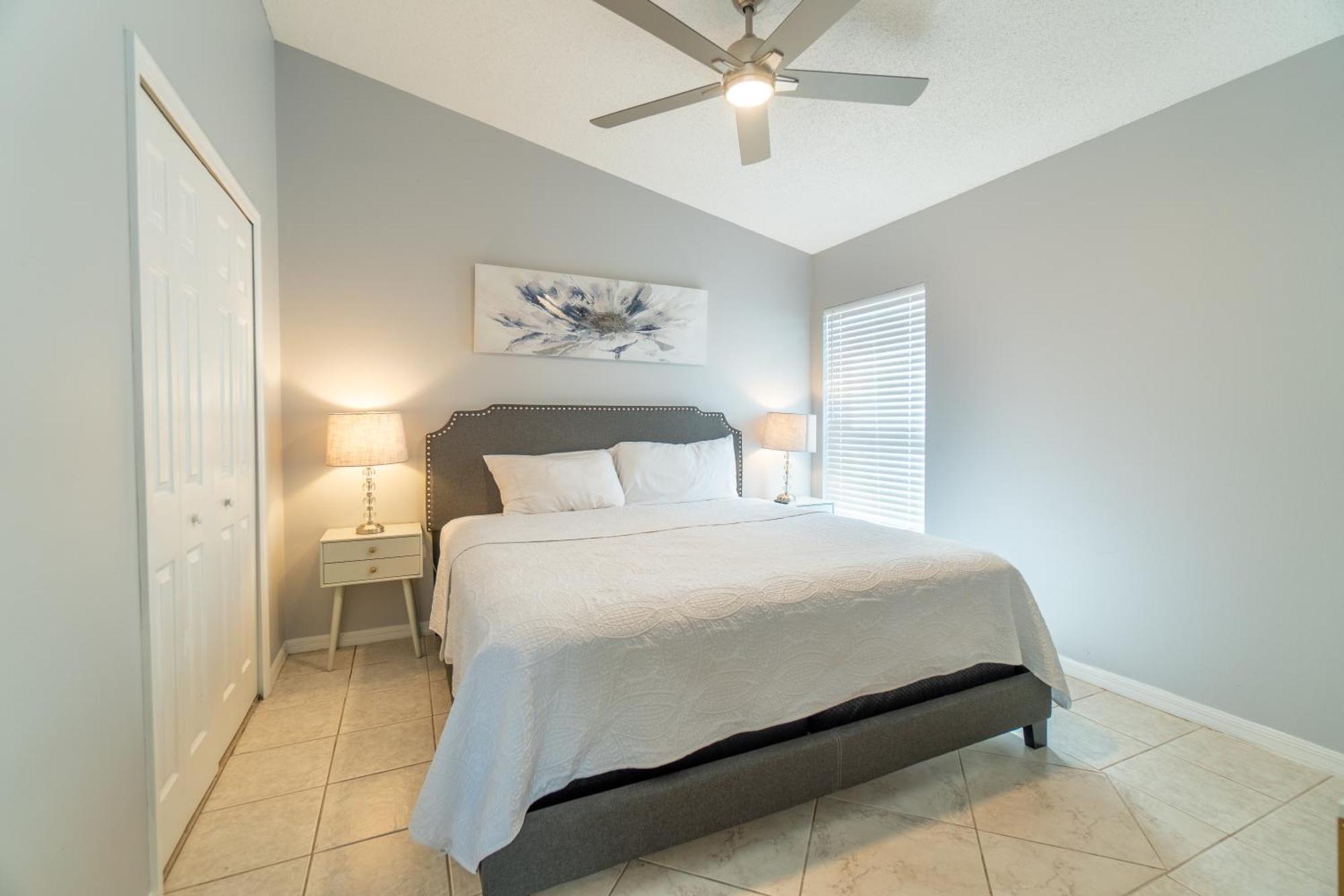 Apartment Luxurious Lakeview Retreat - 4bd 2ba - Sleeps 9 Bradenton