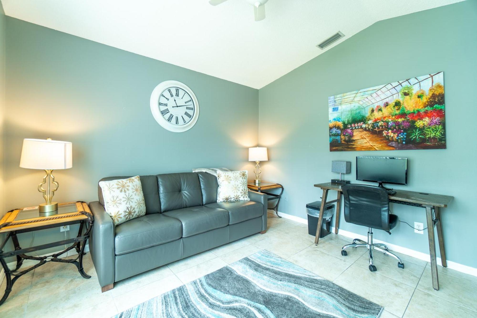 Luxurious Lakeview Retreat - 4bd 2ba - Sleeps 9 Bradenton