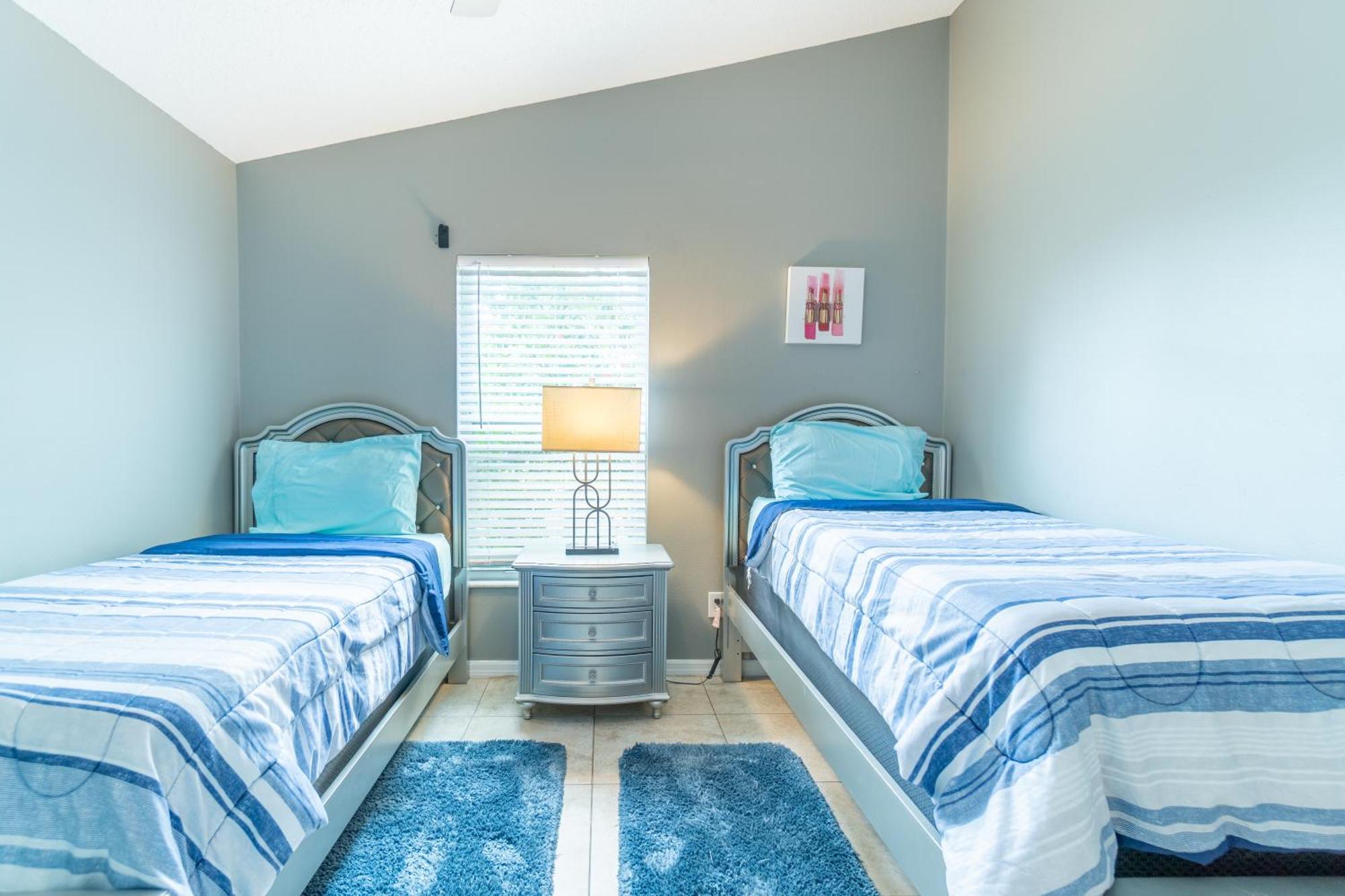 Luxurious Lakeview Retreat - 4bd 2ba - Sleeps 9